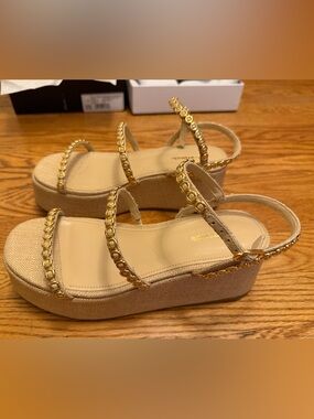 Larroudé “Gio Milanina” Platform Sandals — New in Box — Size 7.5 — Beige Raffia